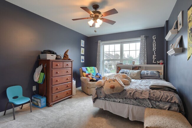 Building Photo - Modern and Convenient Hershey/Harrisburg Suburb Townhouse
