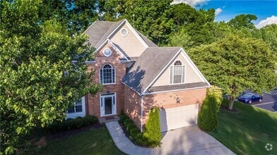 Building Photo - 5025 Baywood Dr