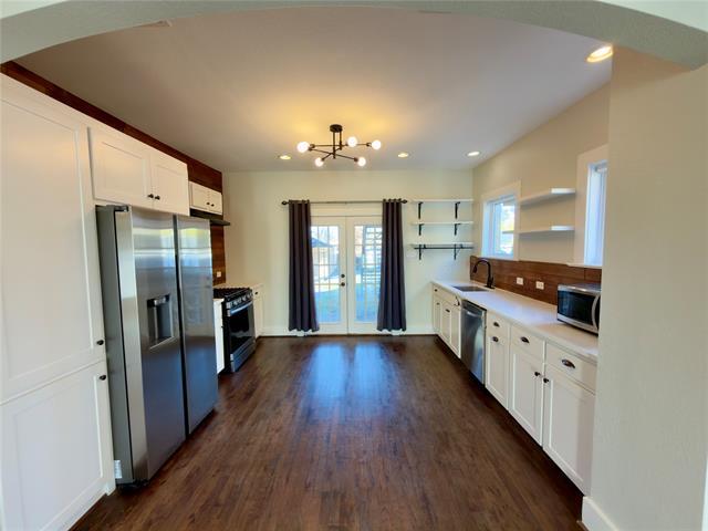 Building Photo - 803 Woodlawn Ave