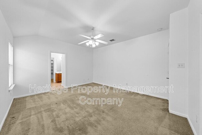 Building Photo - 9302 Mare Country