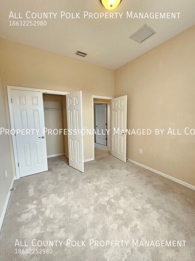 Building Photo - 1721 Altavista Cir