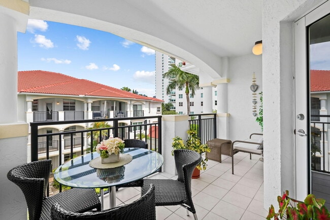 Building Photo - 3225 NE 184th St