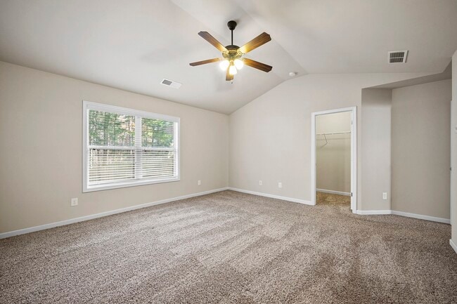 Building Photo - 232 Bobbie Way