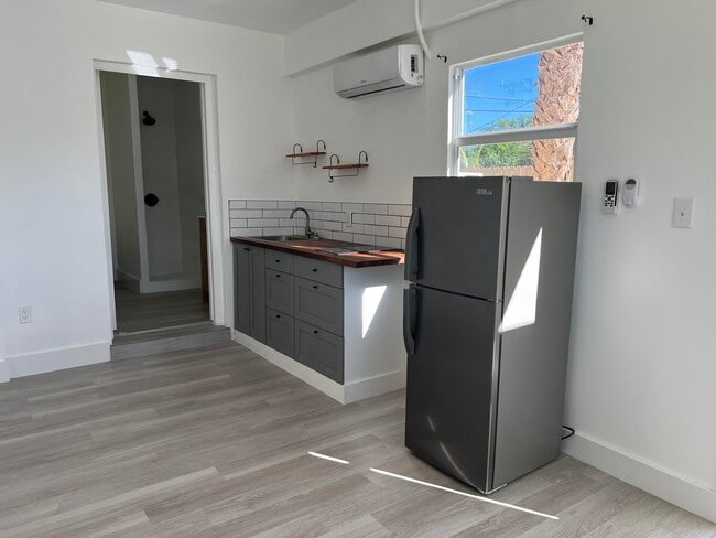 Building Photo - 320 Blue Heron Blvd