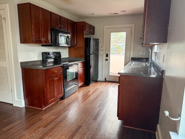 Building Photo - 3500 Steffisburg Dr