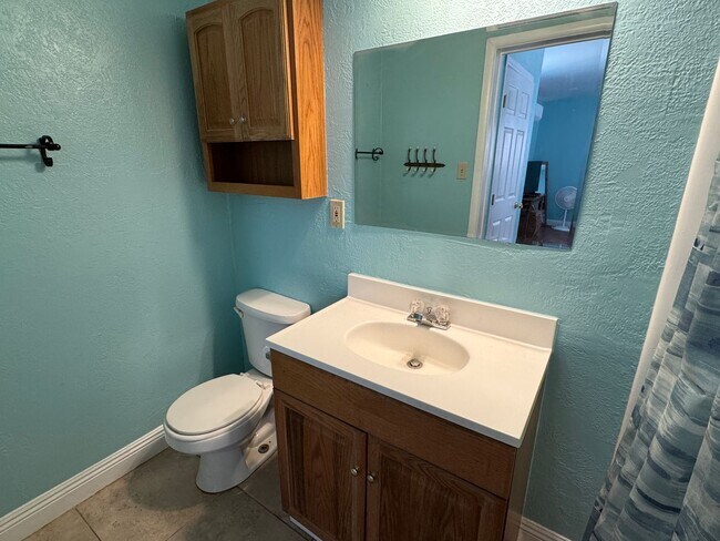 Building Photo - 20 Axton Ln