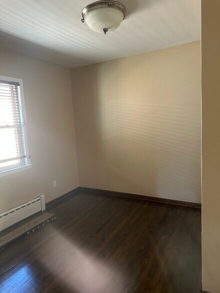 Building Photo - 3812 Lombard Ave