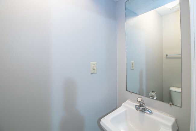 Building Photo - 363 Peabody Dr