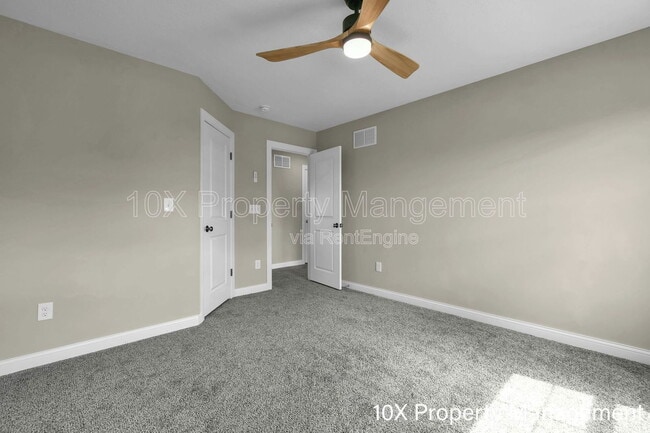 Building Photo - 592 Courtright Dr