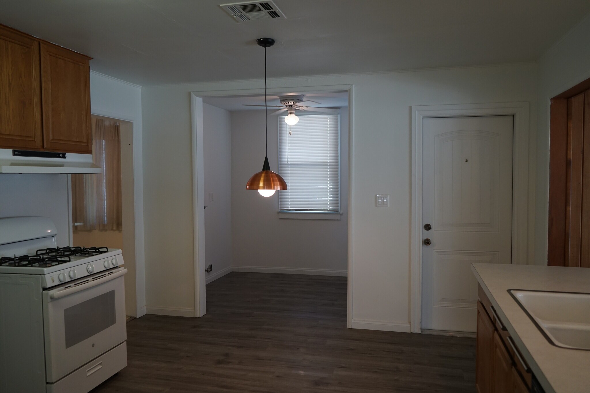 Laundry room/Office - 120 E Fern Ave