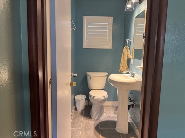 Building Photo - 12871 Russell Ave