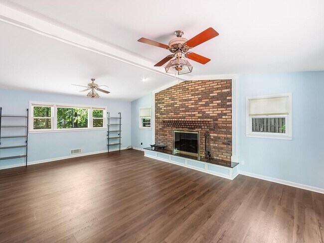 Building Photo - 1179 Pathfinder Rd