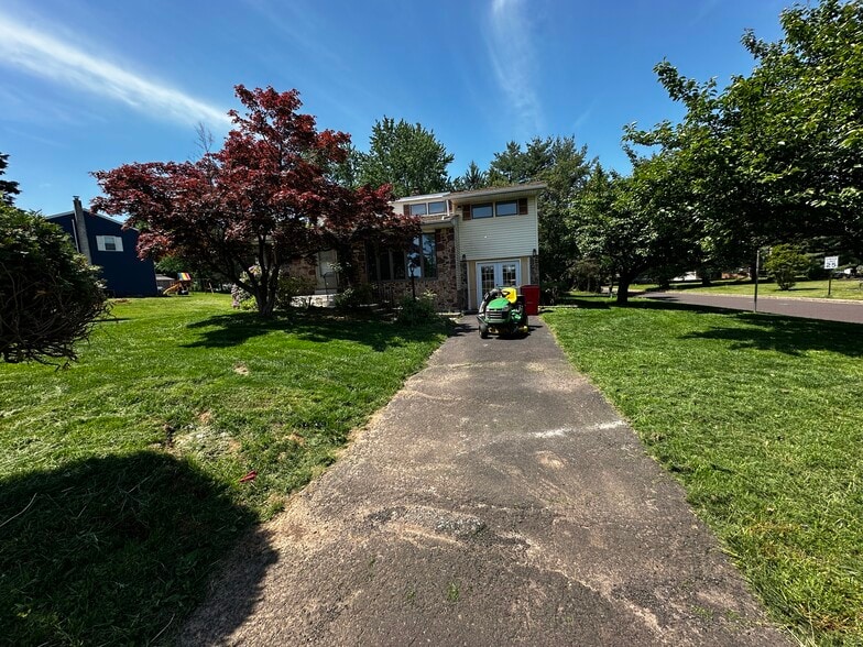 Driveway - 182 Jenkins Ave