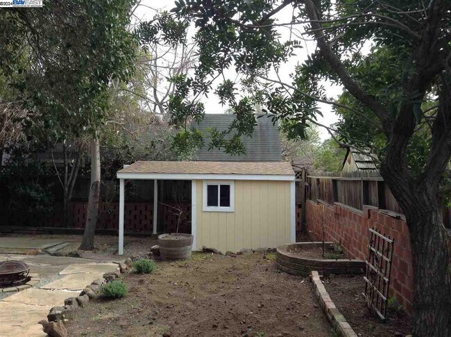 Building Photo - 38077 Canyon Heights Dr