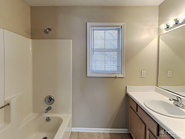 Building Photo - 1112 Karastan Ct SW