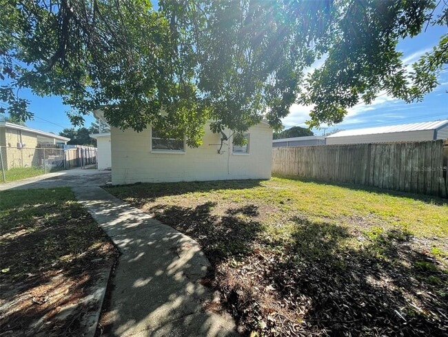 Building Photo - 673 59th St S