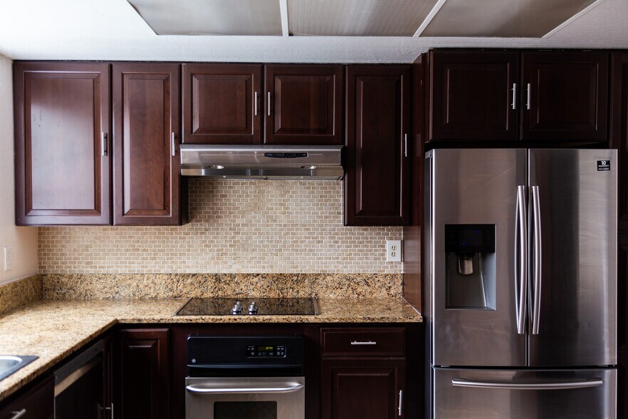 Building Photo - 3156 Christopher Way