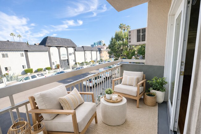 Interior Photo - 6556 La Mirada Ave