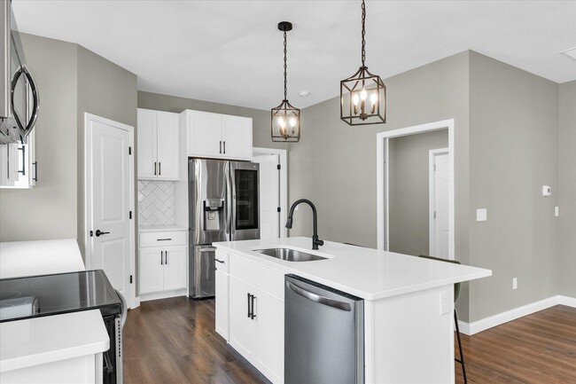 Building Photo - 3408 S Myra Ridge Dr