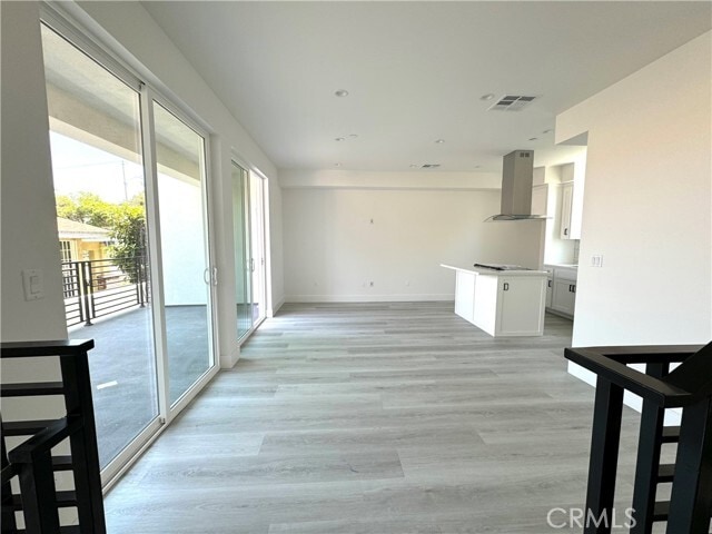 Building Photo - 419 S Eucalyptus Ave