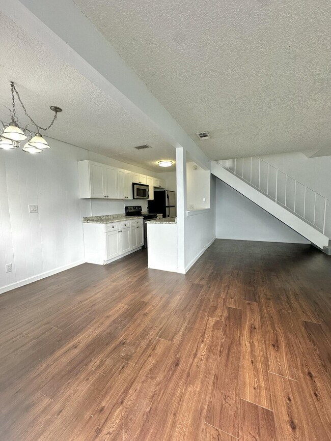Building Photo - 108 E Tiffany Dr