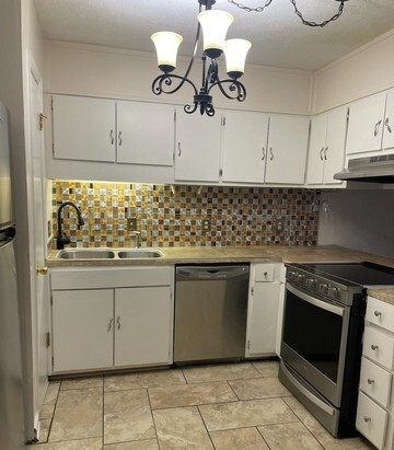 Building Photo - 7560 Taylor Rd