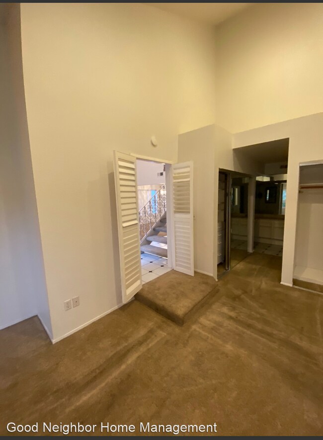 Building Photo - 4 br, 2.5 bath House - 3807 Via Escuda