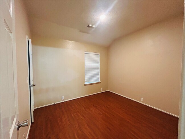 Building Photo - 5018 Rocky Manor Ln