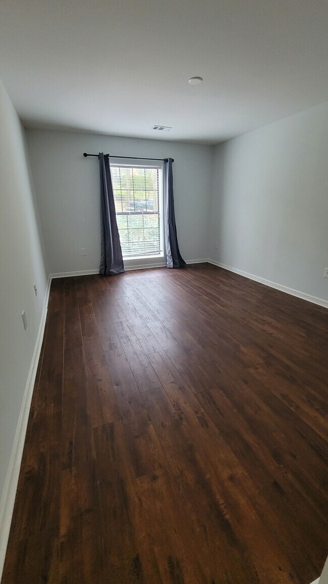 Building Photo - 2 bedroom 2 bath Condo in Lenox Heights, o...