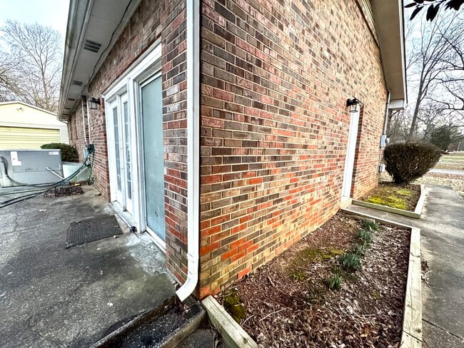 Building Photo - 603 Chestnut Ridge Dr