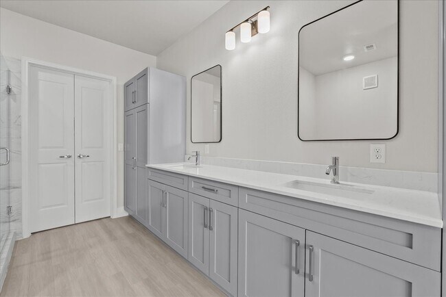 Building Photo - 540 Hobbs Rd