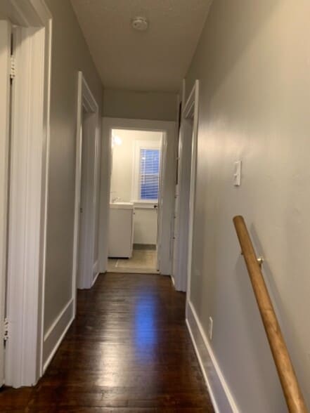 Building Photo - 921 Kennelworth Ave