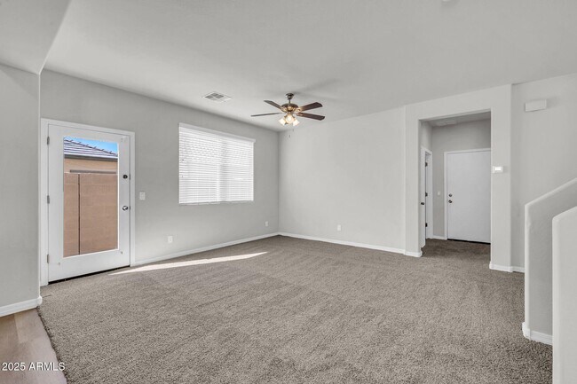 Building Photo - 935 E Agua Fria Ln
