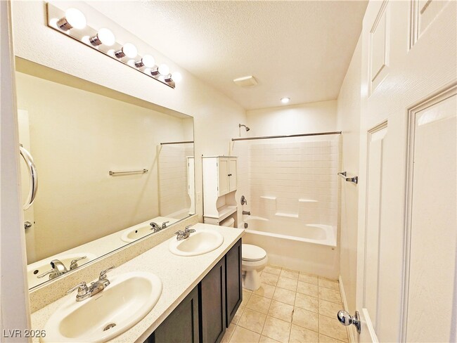 Building Photo - 3821 E Weld Ave