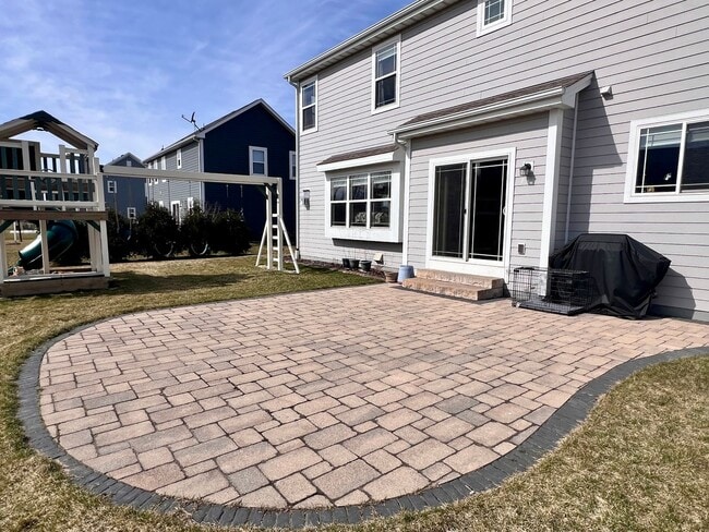 Building Photo - Menomonee Falls Single Family Home for Rent!