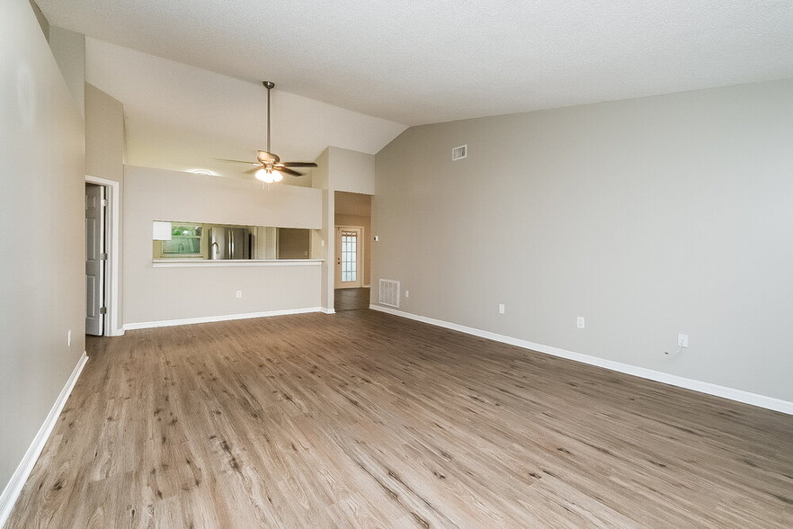 Building Photo - 28507 Tall Grass Dr