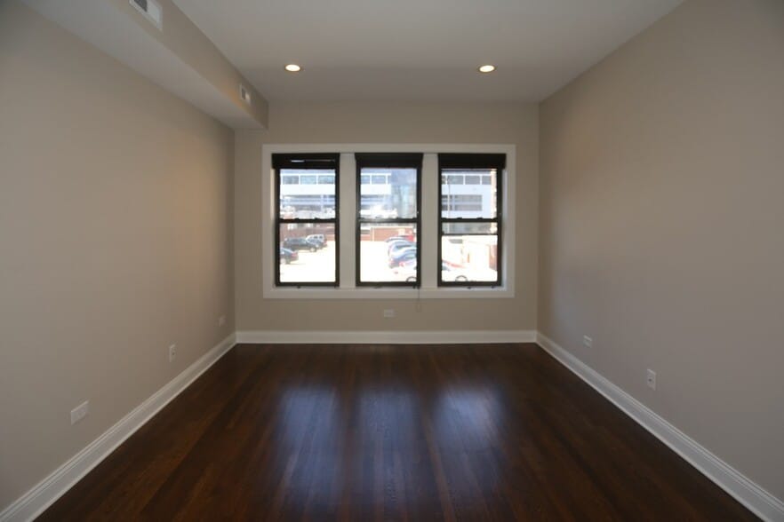 Building Photo - 527 W Barry Ave