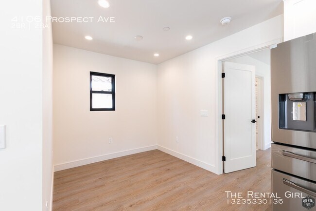Building Photo - Newly Re-Imagined 2 Bed/ 2 Bath Backhouse ...
