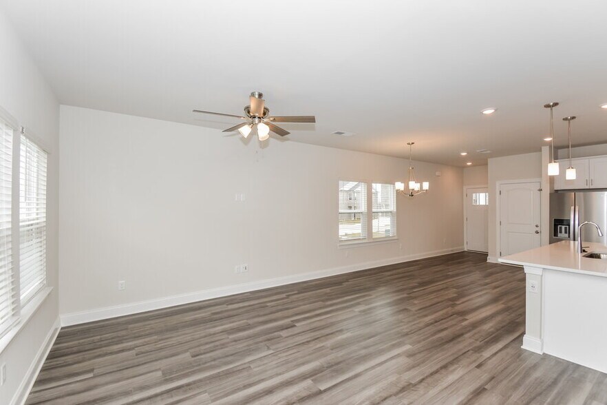 Building Photo - 1723 Tahoma Dr