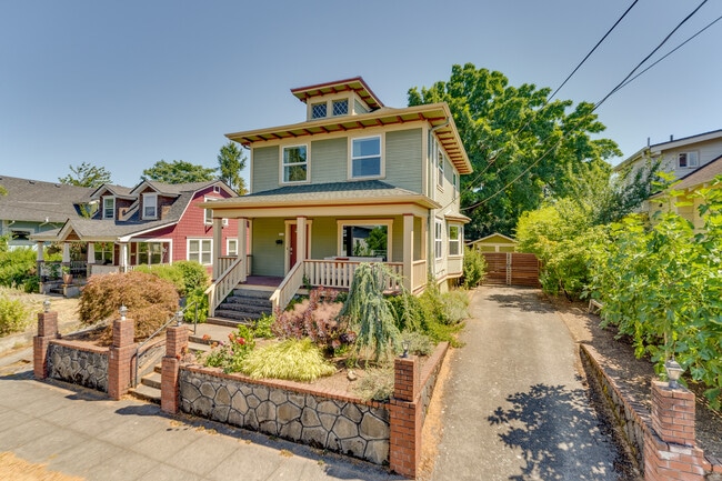 Building Photo - 5236 NE 18th Ave