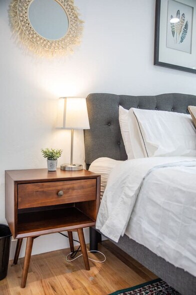 Building Photo - 9949 E Sego Lily Dr