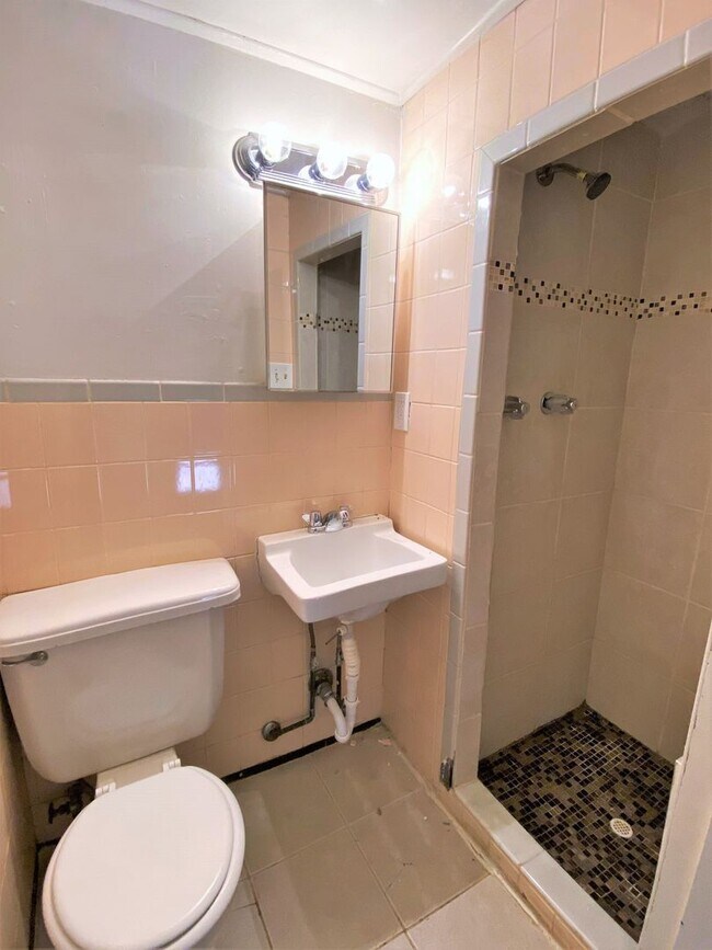 Building Photo - Highland Park - Apartments For Rent In Pit...