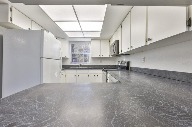 Building Photo - 7201 E 21st Ave