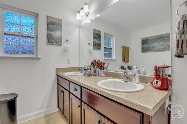 Building Photo - 128 Fontenot Dr