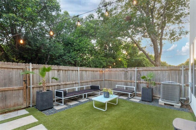 Building Photo - 6409 Berkman Dr