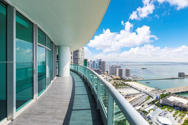 Building Photo - 900 Biscayne Blvd