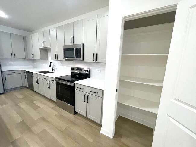 Building Photo - 601 Graham Dr