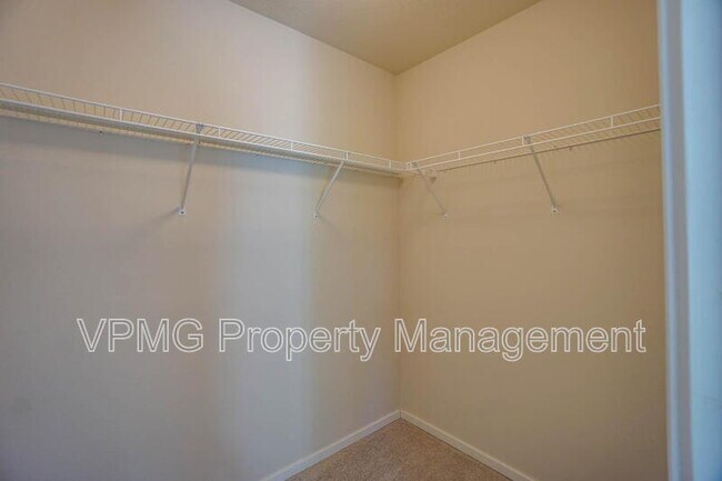 Building Photo - 11310 NE 23rd St