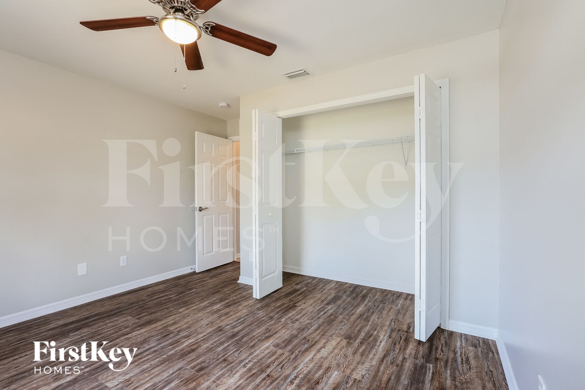 Building Photo - 215 Mossrosse St
