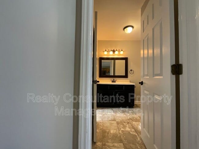 Building Photo - 123 Arcaro Dr